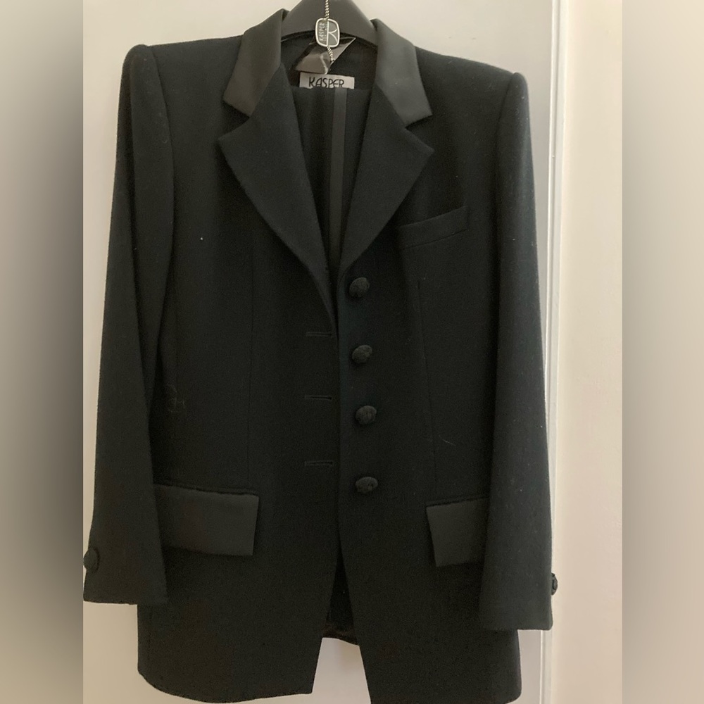 Women’s tux